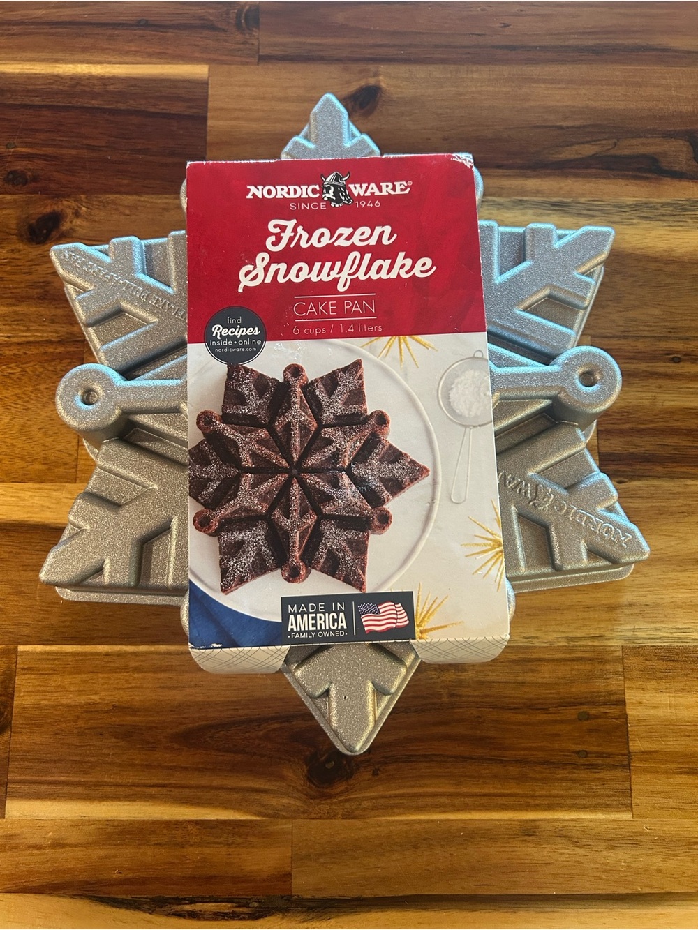 Nordic Ware Frozen Snowflake Cake Pan - 6 Cups - New